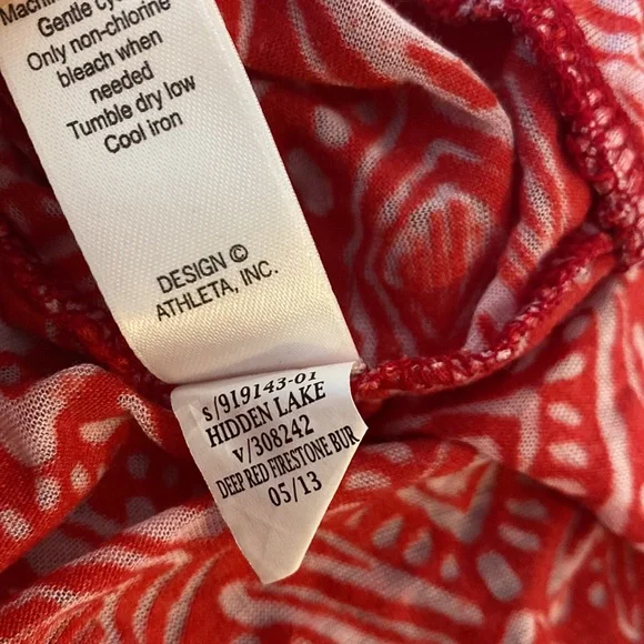 Athleta Hidden Lake Deep Red Firestone ombré long sleeve pullover top with hood - Picture 10 of 10